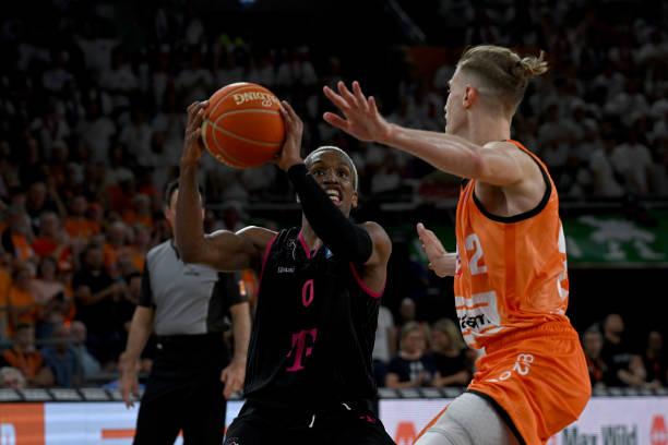 她在比赛中 她在比赛中