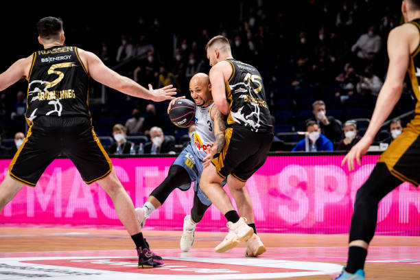 突破密集防 突破密集防